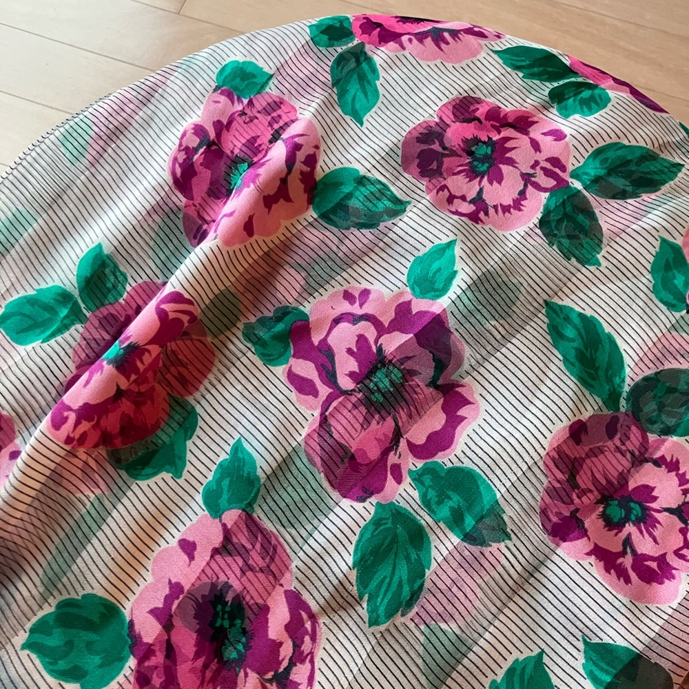 EUC Diane Von Fustenberg silk scarf
